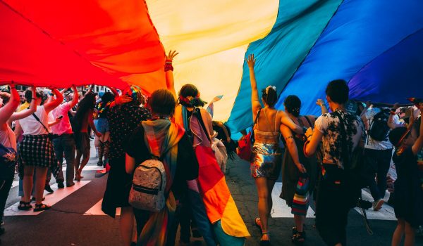 Social media do UOL vem com tudo na Parada LGBTQIAP+ e nas Festas Juninas