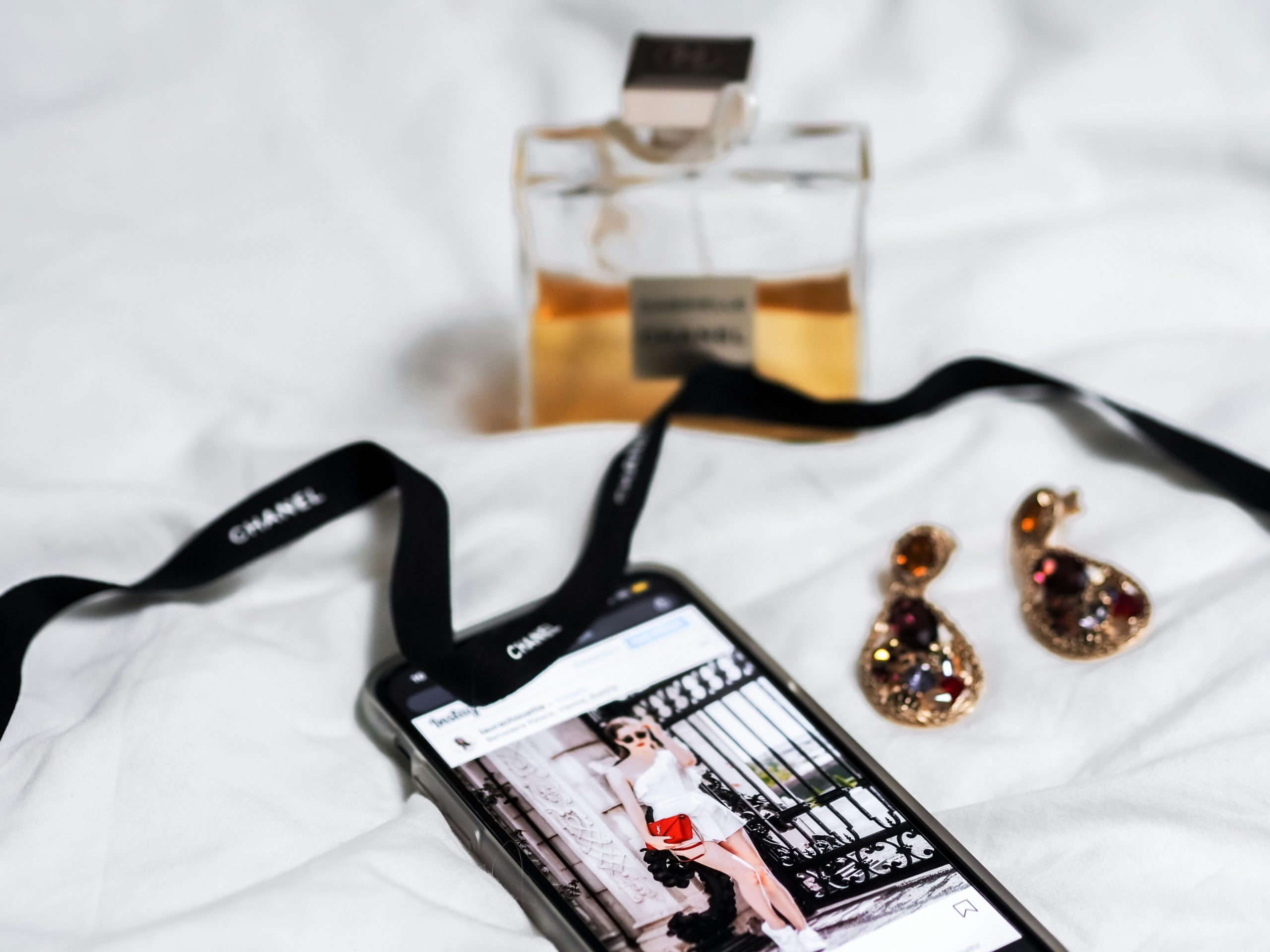 laura-chouette-LxW1B7bMuyI-unsplash