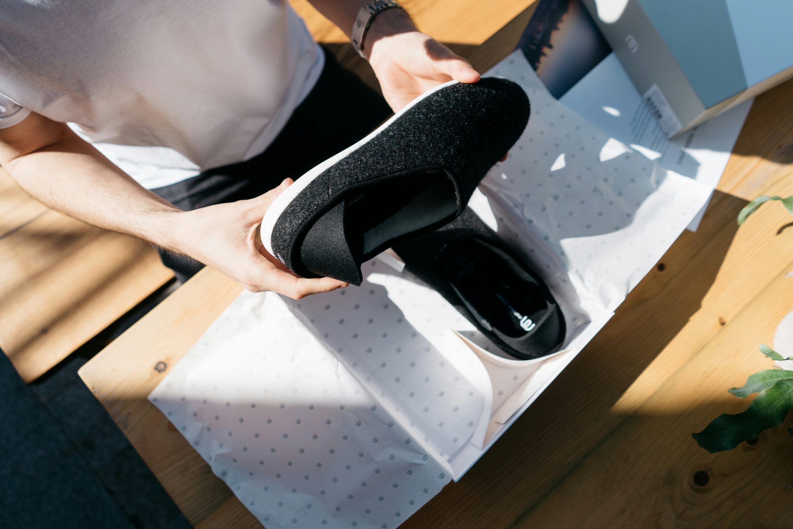 mahabis-footwear-XN3c5zigGf4-unsplash